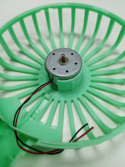 东信胶水帮助风扇客户解决PP材料难粘的问题